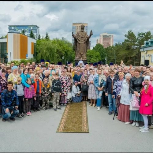 Никольская площадь появилась около Вознесенского собора в Новосибирске