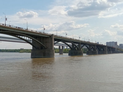 В мае начнется замена покрытия на Октябрьском мосту в Новосибирске