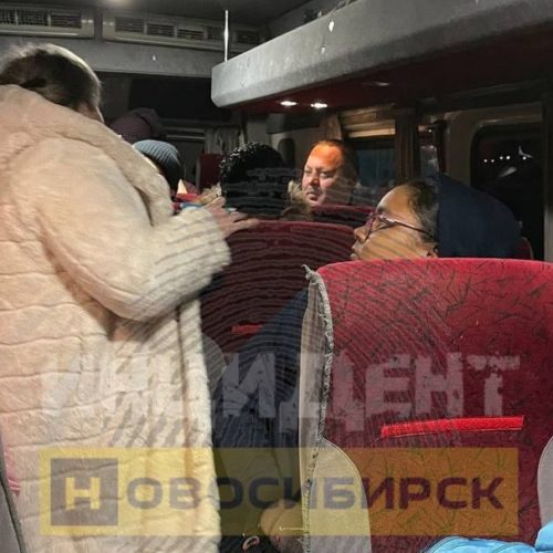 «Я в шоке!»: пассажир заменил уснувшего за рулем водителя маршрутки на трассе под Новосибирском