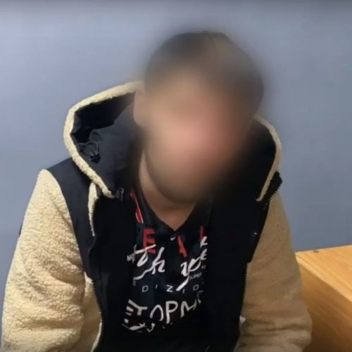 Новосибирец ограбил подростка и спрятался в диване