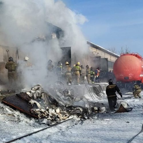 Открытое горение складов на Петухова в Новосибирске ликвидировано