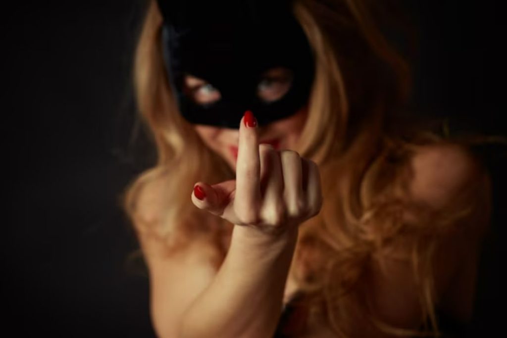 Полицейские только со второго раза смогли закрыть секс-притон в Новосибирске