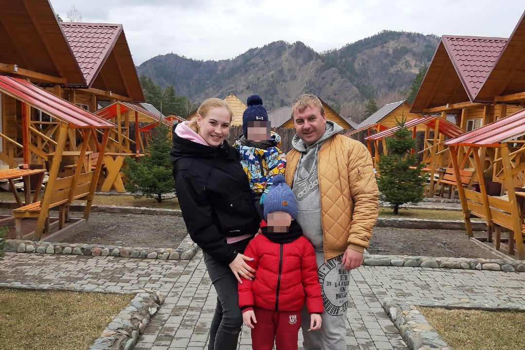 Семья с ребенком погибла под Новосибирском — виновник аварии пошел под суд