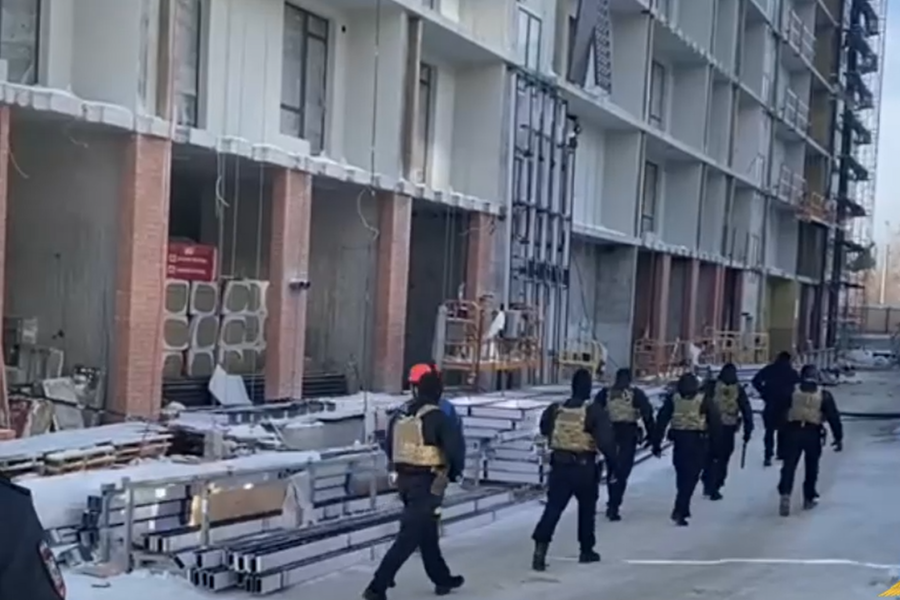 Нелегальных мигрантов задержали на стройках в Новосибирске