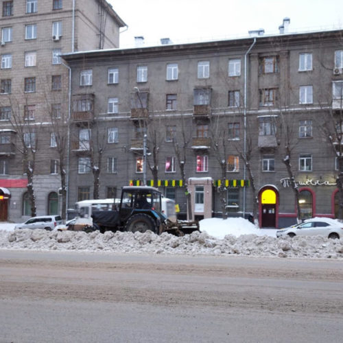 Подрядчики отказываются предоставлять технику для уборки снега в Новосибирске