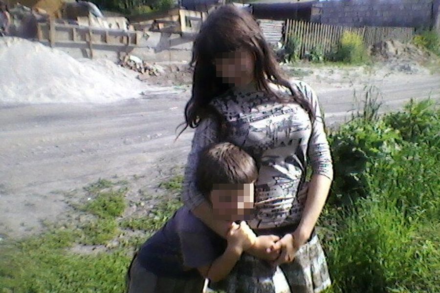 Мать на двое суток заперла сына в съемной квартире без еды в Новосибирске