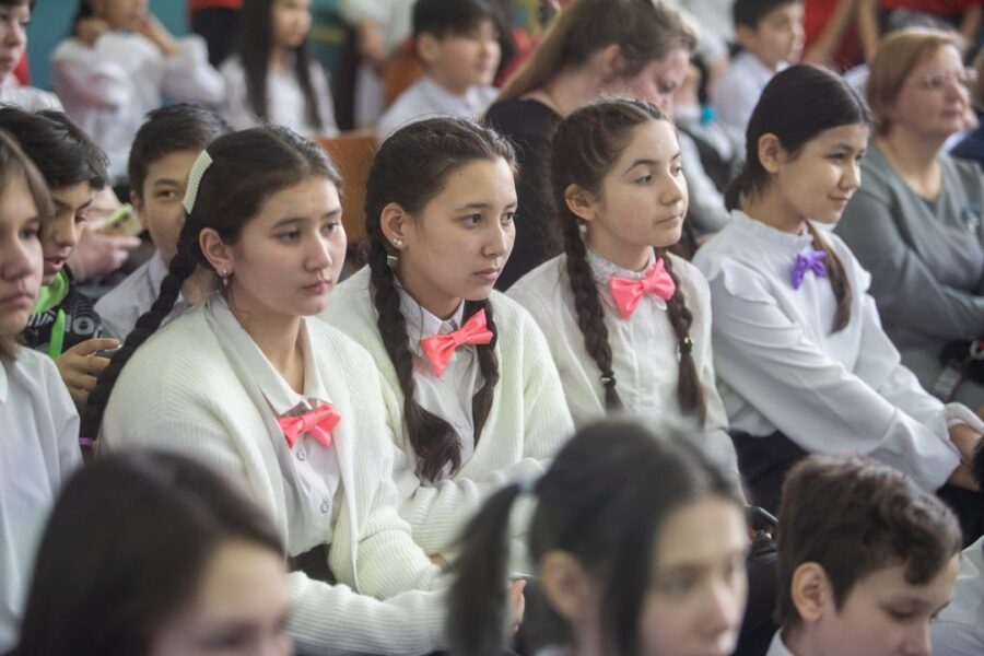В школе № 66 Новосибирска обсудили семейные ценности и угрозы для подростков