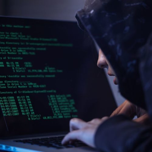 Полицейский-хакер пойдет под суд за взлом федеральной системы ГИБДД в Новосибирске