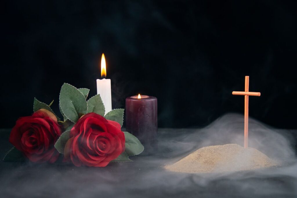 «Это мой последний день на Титанике»: директора ДК под Новосибирском хоронили под песню Лолиты