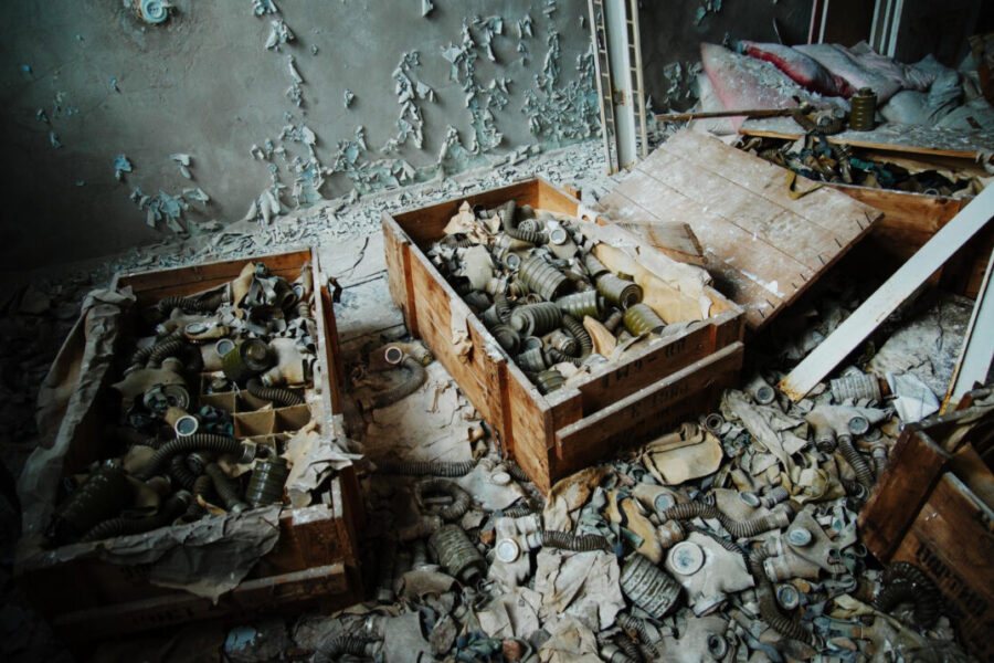 Обрушившийся потолок в квартире едва не убил женщину в Новосибирске