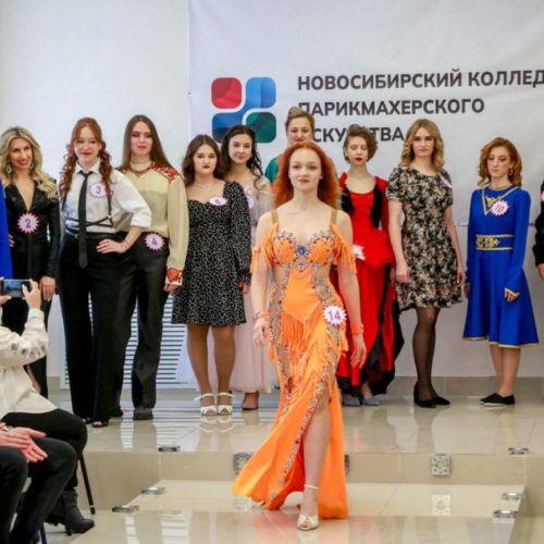 Одиннадцатиклассница Виктория Буничева стала самой красивой дружинницей в Новосибирске