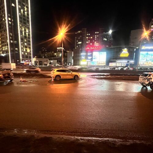 Четыре человека пострадали в массовой аварии в Новосибирске