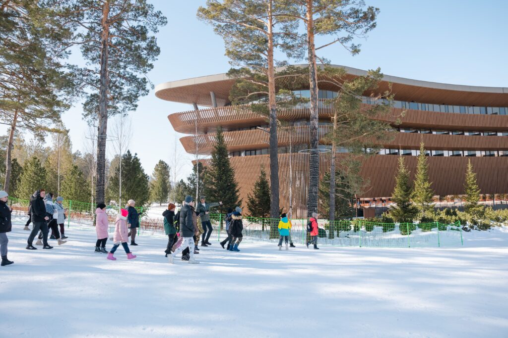 Семьи участников спецоперации посетили курорт «Манжерок»