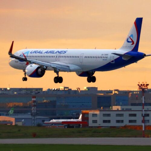 Самолет совершил экстренную посадку из-за потерявшего сознание пассажира из Сибири