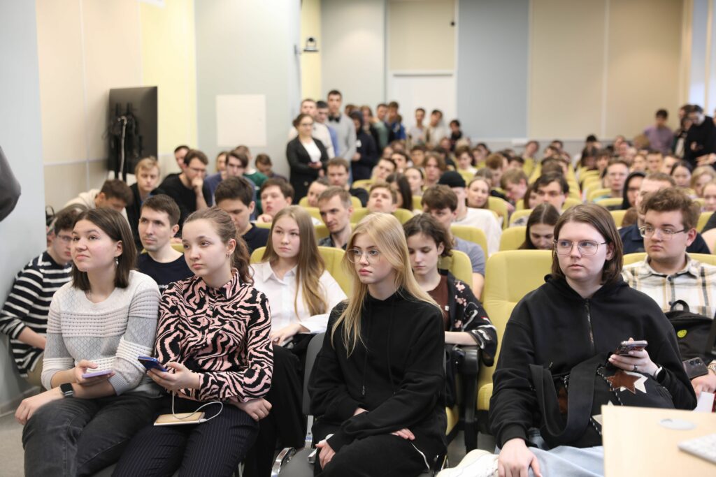 Сбер рассказал о карьерных возможностях на форуме «Найти IT» в Новосибирске