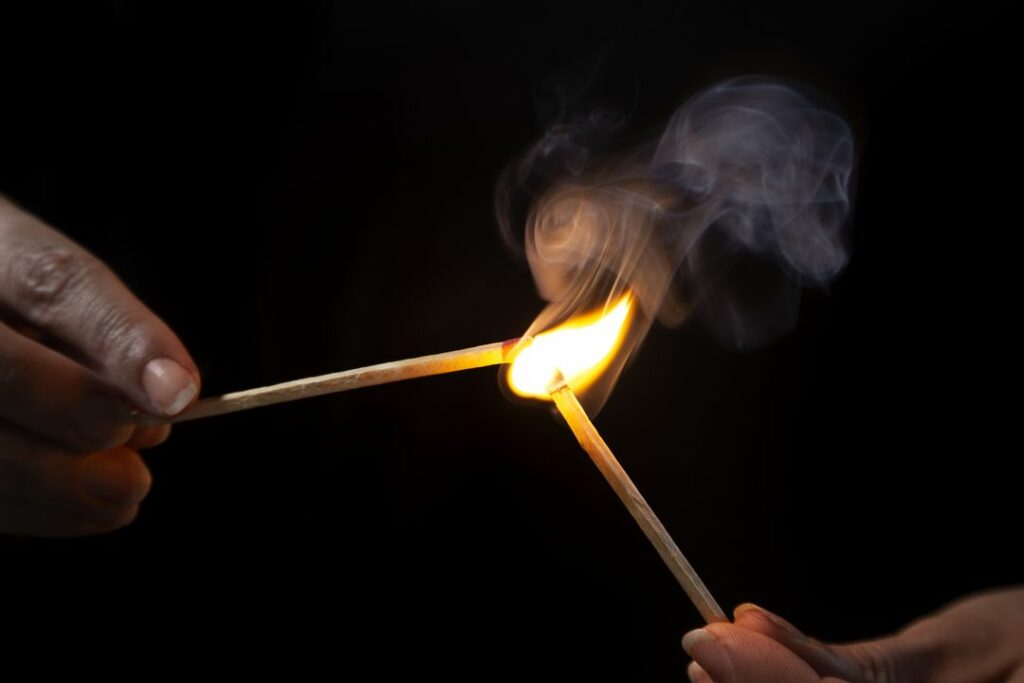 Стало известно, кто поджег магазины с военной формой в Новосибирске