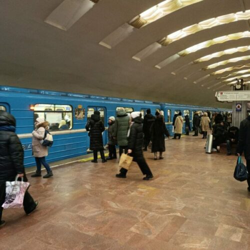 Банковскими картами чаще всего расплачиваются в метро жители Новосибирска