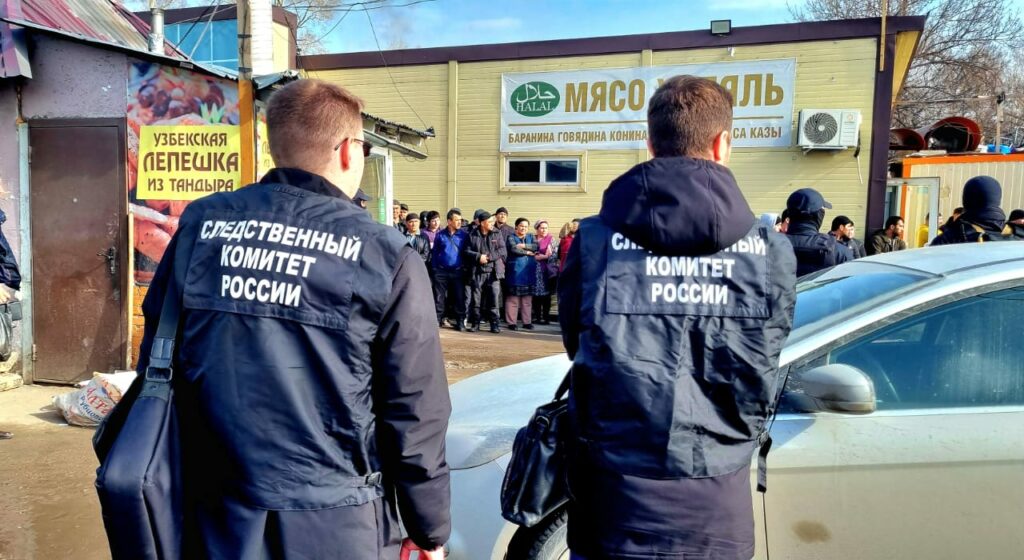 СК опечатал азиатское кафе и выдворил 5 мигрантов из Новосибирска