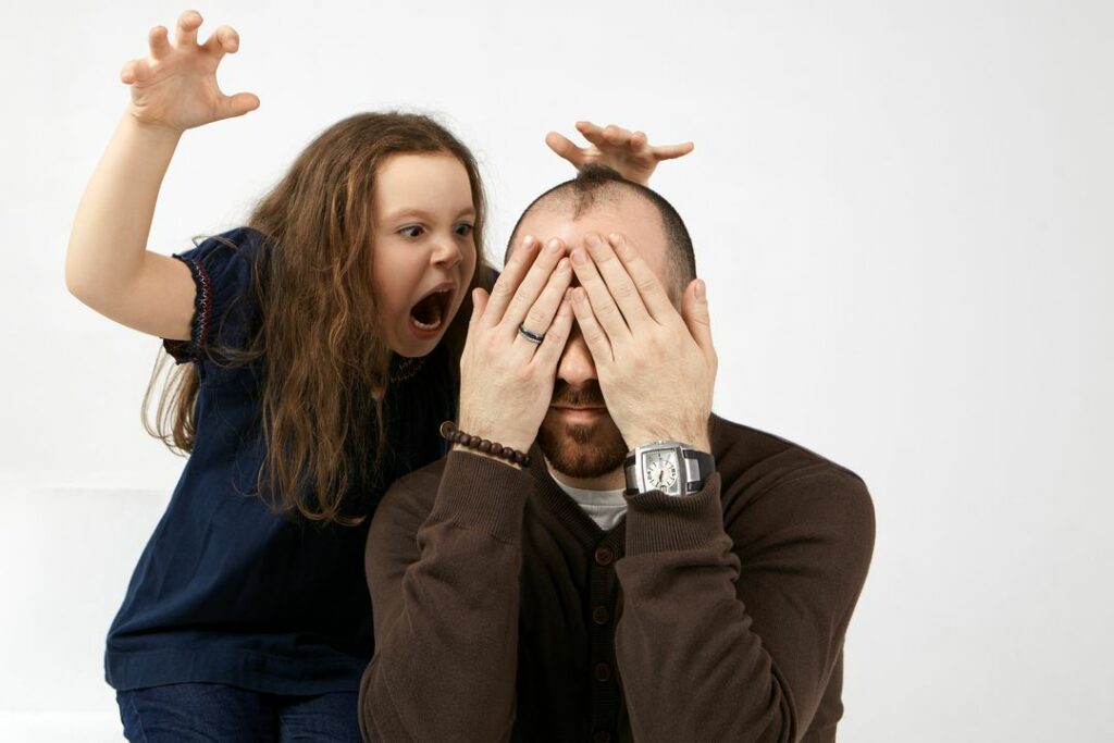 «Несу возмездие во имя Хилка!»: общественники устроили войну в соцсетях из-за хайпа на мигрантах в Новосибирске