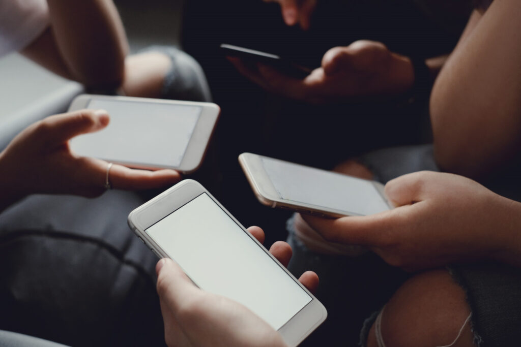 Смартфоны без документов изъяли таможенники Новосибирска