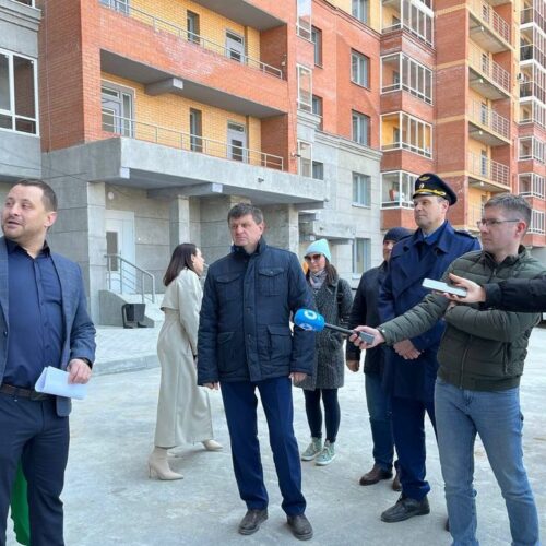 В Новосибирске 152 обманутым дольщикам вручили ключи от квартир в долгострое