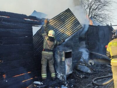 Мужчина пострадал при пожаре в частном доме в Новосибирске