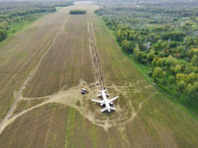 Росавиация рекомендовала уволить топ-менеджеров «Уральских авиалиний» из-за самолета в поле под Новосибирском