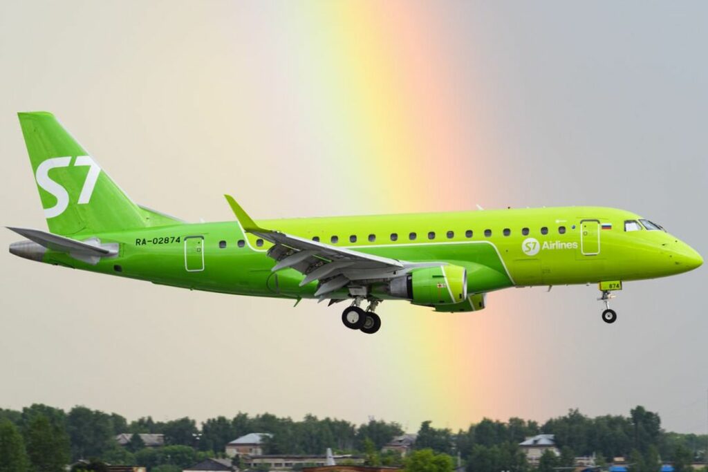 Пилотов авиакомпании S7 ослепили лазером при посадке в Новосибирске