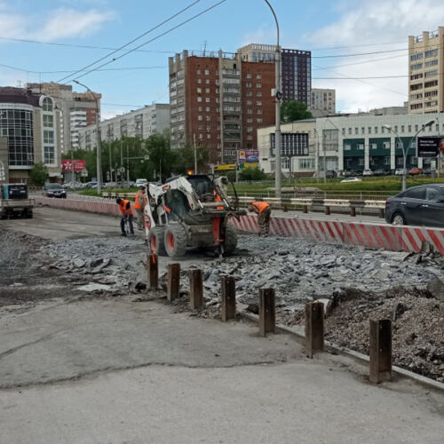 Названы сроки окончания ремонта тротуара и дороги на путепроводе через Ипподромскую магистраль в Новосибирске
