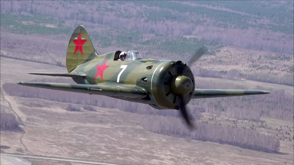 Восстановленный советский истребитель времён ВОВ взмыл в воздух над Новосибирском