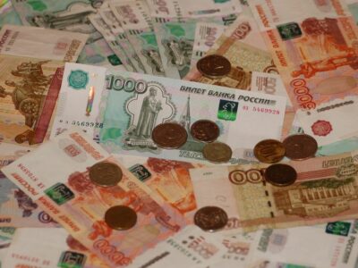 Жителей Новосибирска призвали обменять мелочь на банкноты в отделениях банков