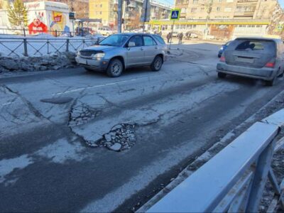 Прокуратура выявила более 400 нарушений при строительстве дорог и благоустройстве в Новосибирске