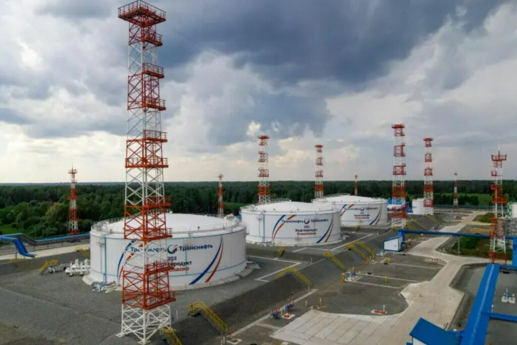 Мигранты украли нефть на 92 млн рублей под Новосибирском