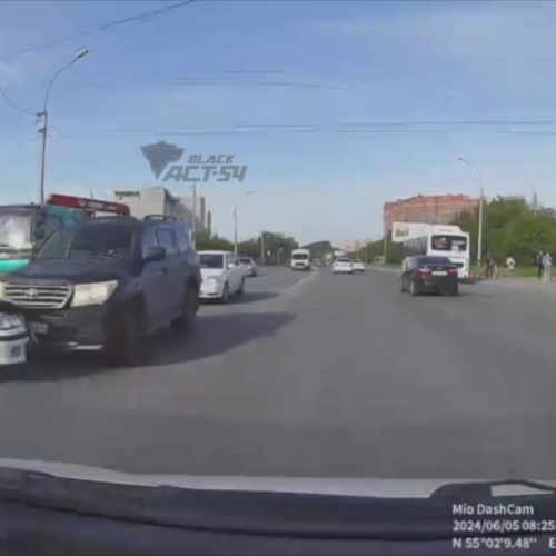 Три авто столкнулись в Новосибирске