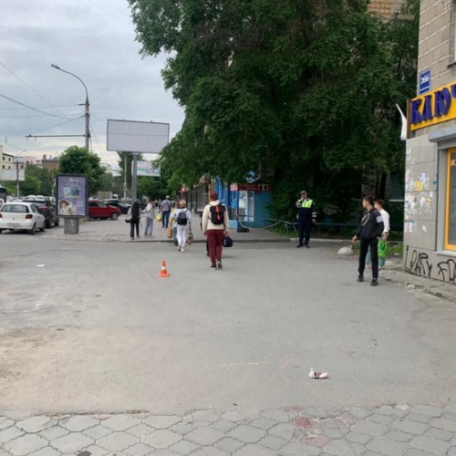 Подросток на электросамокате отправил в больницу мужчину в Новосибирске