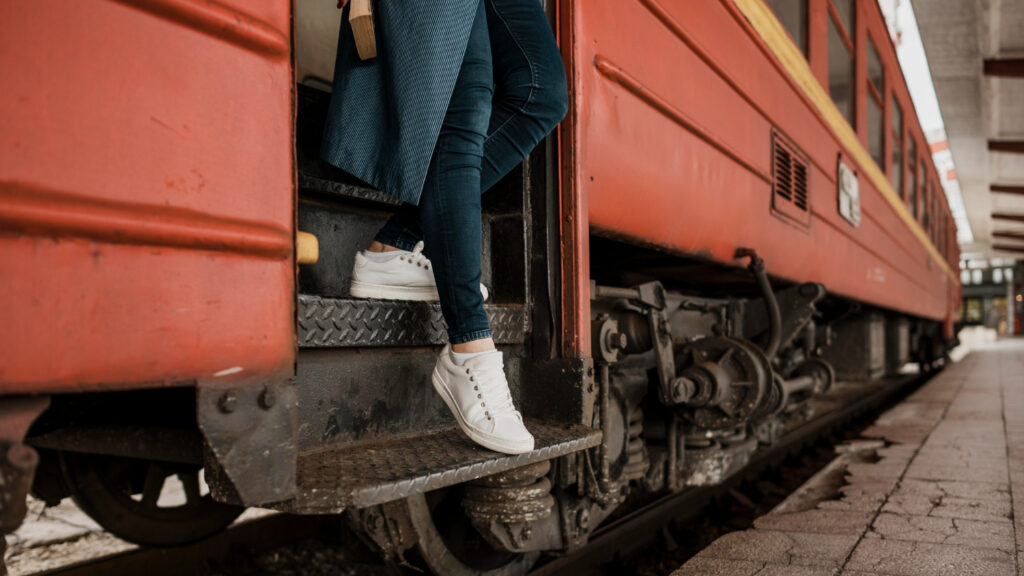 Из-за капремонта пути изменится расписание 10 электричек в Новосибирской области