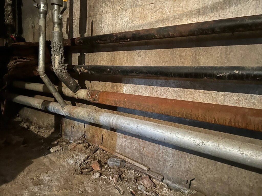 Прокуратура подозревает подрядчика в мошенничестве при замене труб в Новосибирске