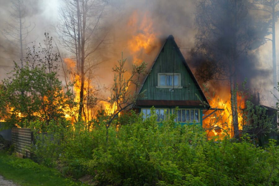 С начала года 141 раз горели дачи в Новосибирской области