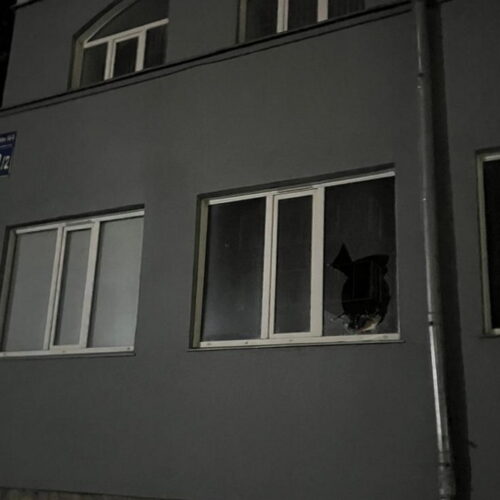 Мужчина устроил стрельбу по окнам в центре Новосибирска