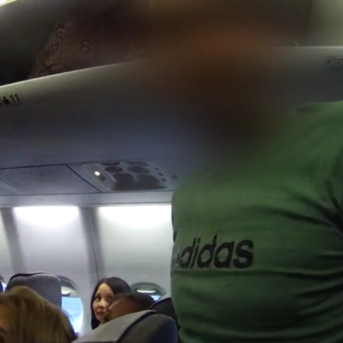 «А что, нельзя?»: пассажира рейса из Баку оштрафовали за курение на борту самолета в Новосибирске