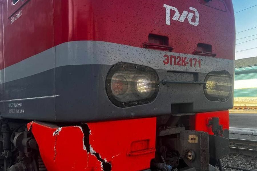 Пассажирский поезд насмерть сбил мужчину на железнодорожных путях под Новосибирском