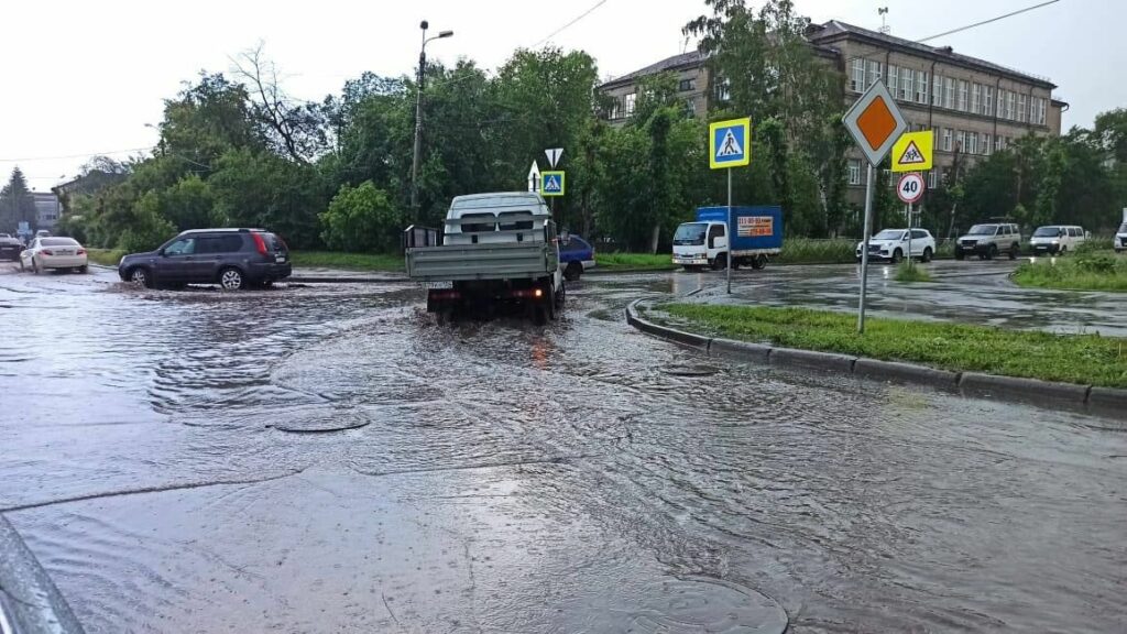 Прокуратура обратилась в суд после затопления улиц Новосибирска