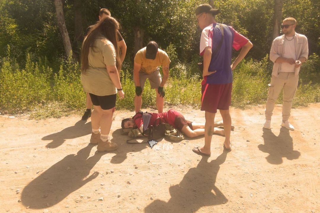 Лихач на Volkswagen Passat на высокой скорости перевернулся в Новосибирске