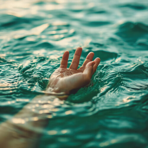 Школьник утонул на озере в Новосибирске