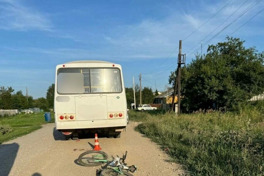 Автобус переехал 7-летнего велосепедиста под Новосибирском