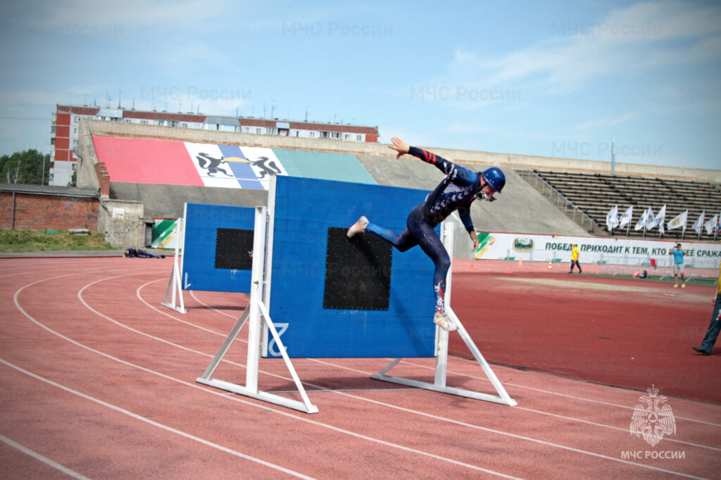 Лидерство в «пожарной эстафете» одержала команда Новосибирской области