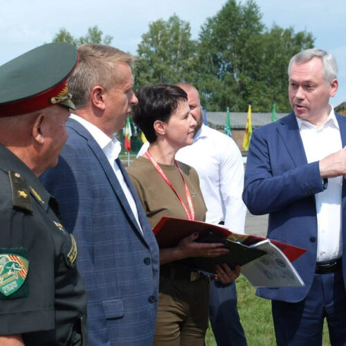Губернатор Андрей Травников поддержал развитие инфраструктуры палаточного лагеря «Юнармеец»