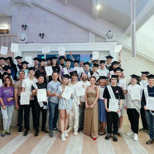 Первый выпускной в «Школе 21» в Новосибирске прошел в день трехлетия кампуса