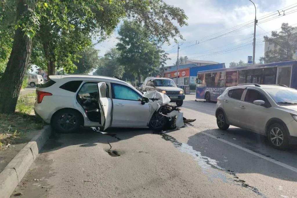 Женщина погибла в ДТП с пассажирским автобусом в Новосибирске