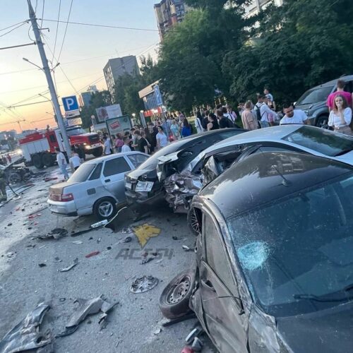Автогонщик на BMW устроил коллапс на Красном проспекте Новосибирска
